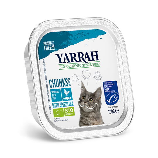 24 + 6 på köpet! 30 x 100 g Yarrah Organic Paté / Chunks kattmat - Organic Chunks: Fisch med eko-spirulina