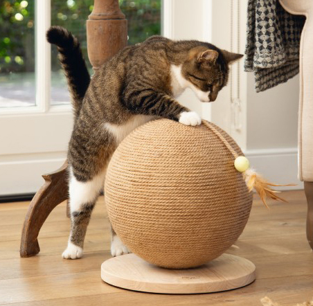 Scratch globe BALTY - Designed by Lotte