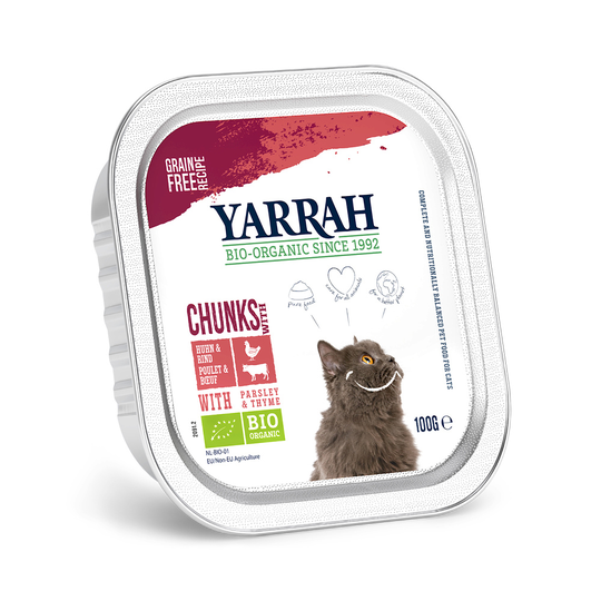 24 + 6 på köpet! 30 x 100 g Yarrah Organic Paté / Chunks kattmat - Organic Chunks: Eko-kyckling & eko-nötkött med eko-örter